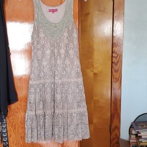 Cream lace dress lined.